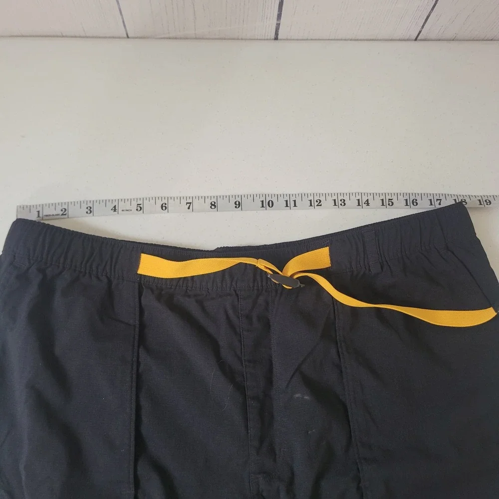 The North Face Size XL Cargo Shorts Mens Black Built-in Belt Hiking Ripstop